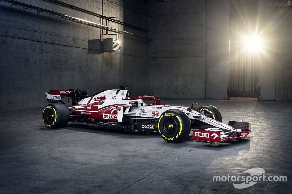 Bemutatták Räikkönen és Giovinazzi 2021-es autóját, az Alfa Romeo C41-et! (videó)