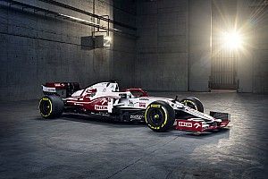 Bemutatták Räikkönen és Giovinazzi 2021-es autóját, az Alfa Romeo C41-et! (videó)