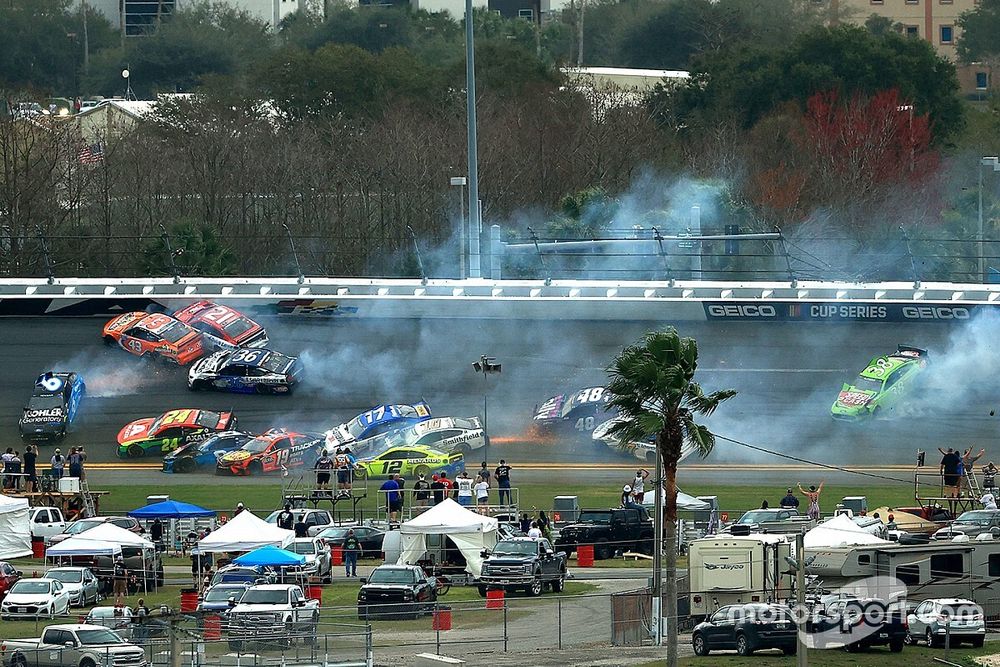 Multi-car accident: William Byron, Hendrick Motorsports, Chevrolet Camaro Axalta, Ryan Newman, Roush Fenway Racing, Ford Mustang Kohler Generators, Alex Bowman, Hendrick Motorsports, Chevrolet Camaro Ally, Jamie McMurray, Spire Motorsports, Chevrolet Camaro AdventHealth, Chris Buescher, Roush Fenway Racing, Ford Mustang Fastenal, Aric Almirola, Stewart-Haas Racing, Ford Mustang Smithfield, Martin Truex Jr., Joe Gibbs Racing, Toyota Camry, David Ragan, Front Row Motorsports, Ford Mustang