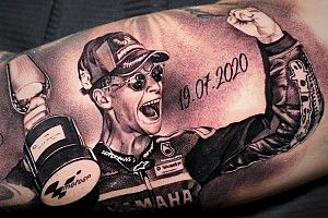 Quartararo tatua... se stesso per la prima vittoria in MotoGP!