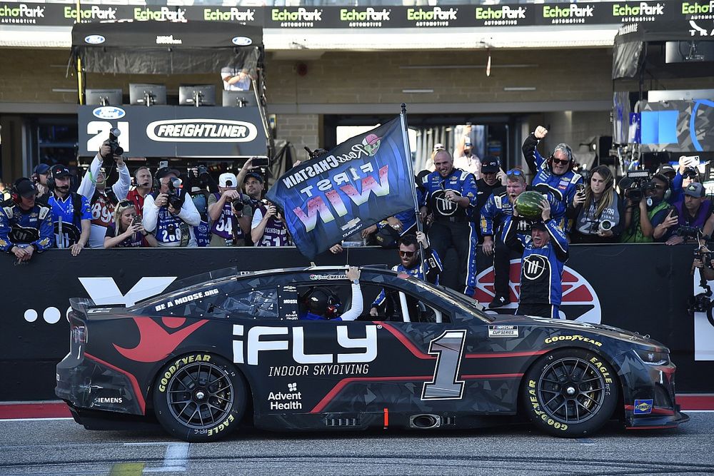 Ganador de la carrera Ross Chastain, TrackHouse Racing, ONX Homes / iFly Chevrolet Camaro