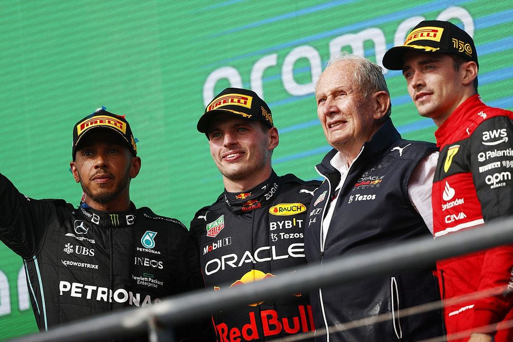 Podio: segundo lugar Lewis Hamilton, Mercedes AMG, ganador Max Verstappen, Red Bull Racing, Helmut Marko, Consultor, Red Bull Racing, tercer lugar Charles Leclerc, Ferrari