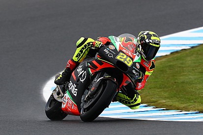 Kenguru rohant át Iannone előtt az ausztrál szabadedzésen (videó)