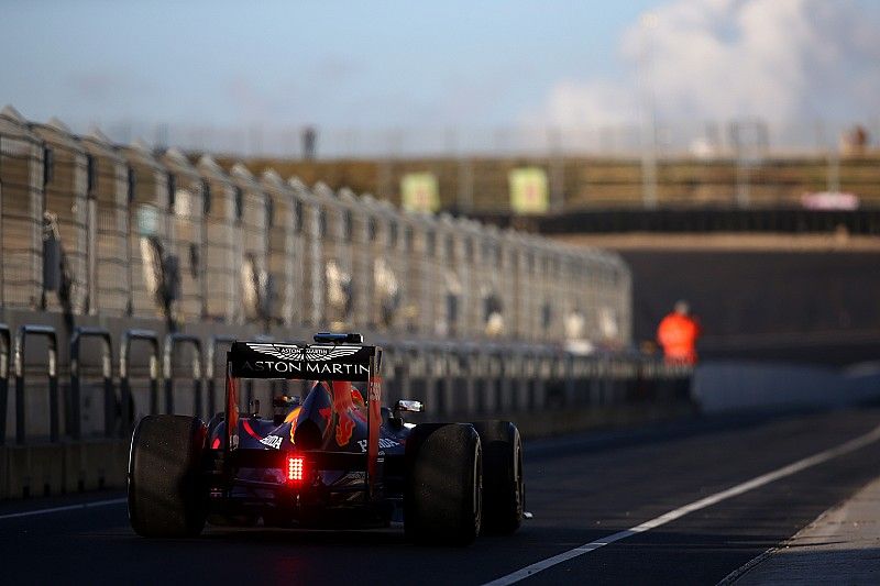 Zandvoort, F1'le 2020 yarışını ertelemek için görüştüğünü doğruladı