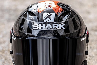 Fotos: Lorenzo recupera el 'X fuera' en el casco del regreso a Yamaha