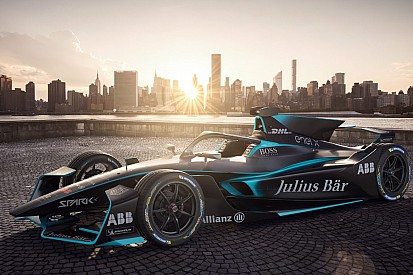 Szujó Zoltán a TV2-nél: Formula E magazint fog vezetni