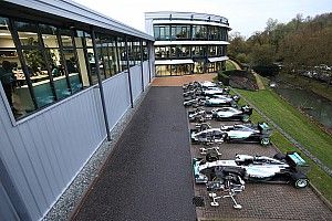 Ferrari ha firmato, Mercedes fa pressione su Liberty