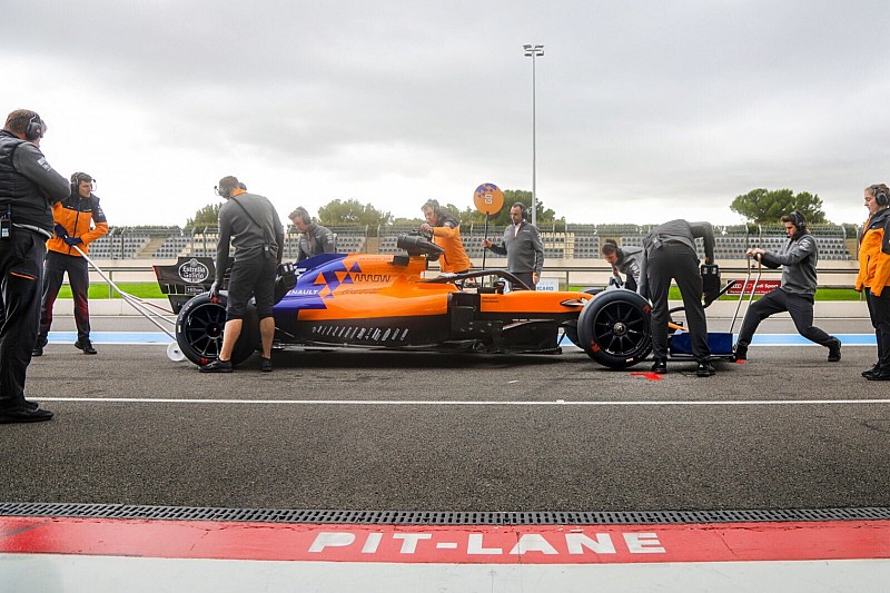 Pirelli: test con gomme da 18" e la McLaren al Paul Ricard