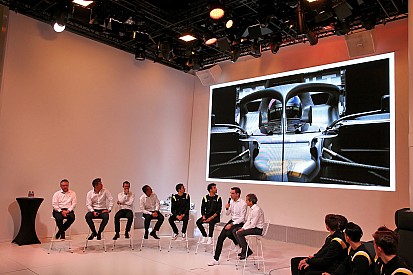 ¿Por qué Renault no presentó el RS20 en su lanzamiento?