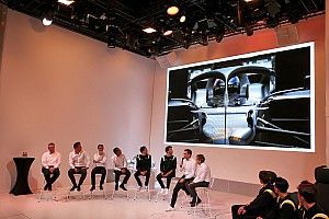 ¿Por qué Renault no presentó el RS20 en su lanzamiento?