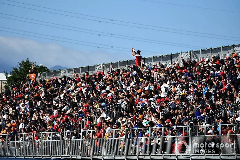 Les fans remplissent une tribune