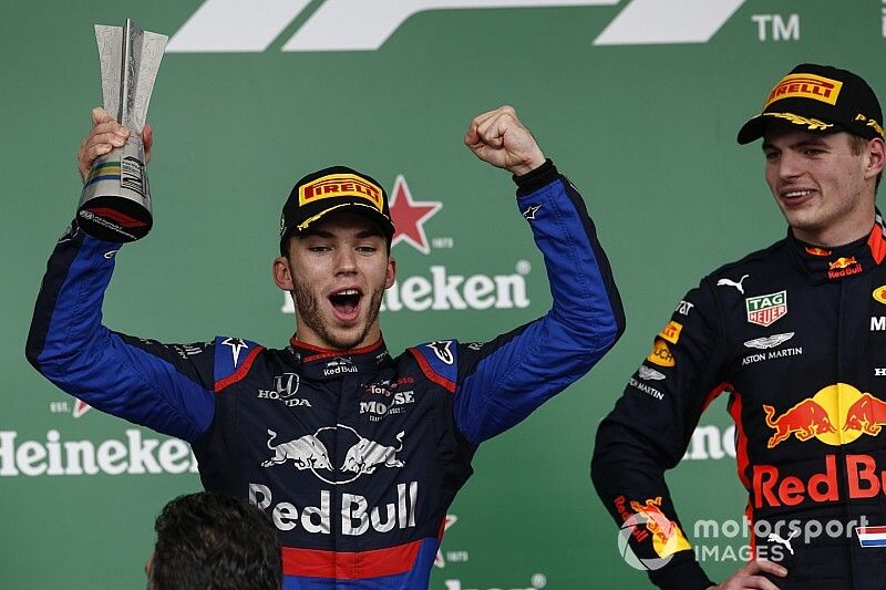 Pierre Gasly, Toro Rosso, 2nd position, celebrates with his trophy alongside Max Verstappen, Red Bull Racing, 1st position, on the podium