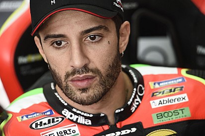 Iannone, entre el enojo y el susto por incendiarse su Aprilia a 300 km/h