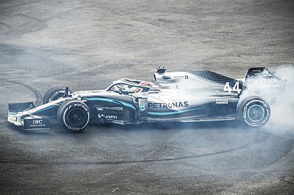 Mercedes foca no desenvolvimento do motor para 2020