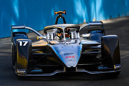 Forse tijdstraffen voor De Vries en Gunther, Vandoorne toch derde