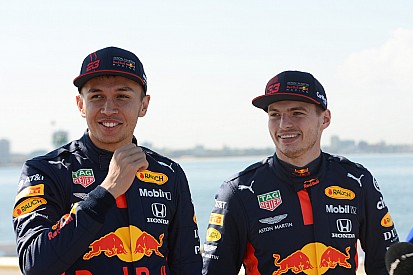 Verstappen: "Mercedes'in en fazla 0.3 saniye gerisinde olmalıyız"