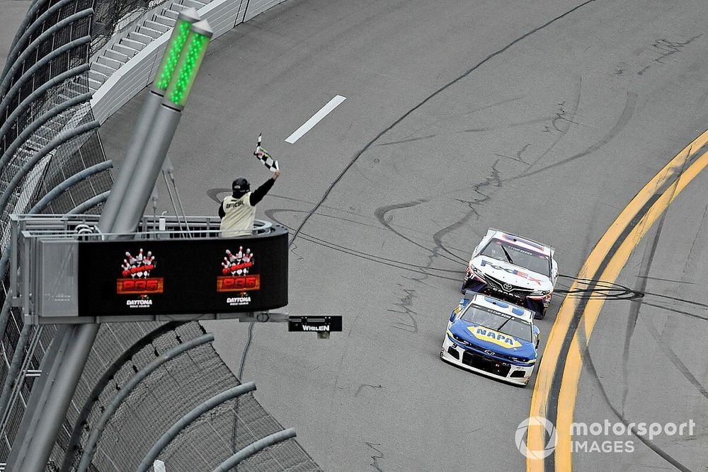 Hamlin just wanted to keep Elliott 'honest' in final laps