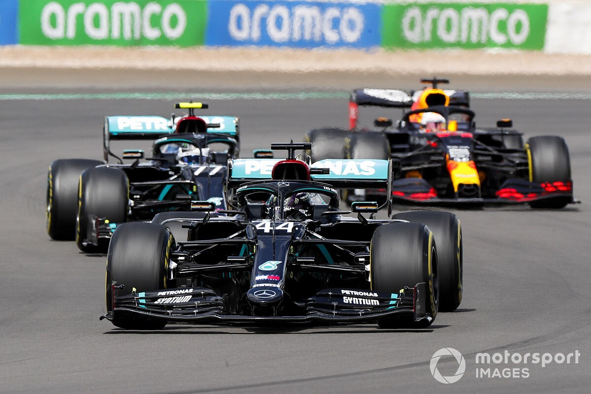 Marko houdt hoop: "Hamilton kan niet altijd geluk hebben"