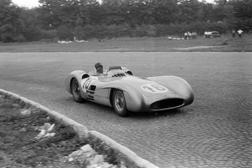 Un coche de Fangio podr&iacute;a convertirse en el segundo F1 m&aacute;s caro de la historia