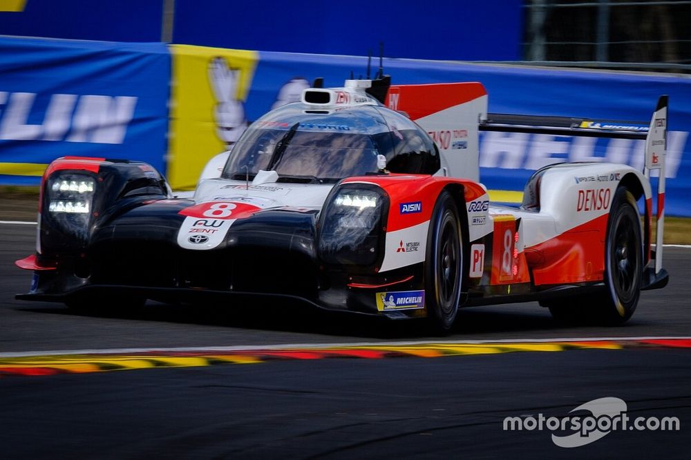 В Спа возобновился чемпионат WEC. Две машины улетели с трассы по пути на старт