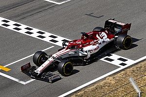 Räikkönen végre a Q2-be kormányozta az Alfa Romeót