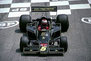 Mario Andretti is rajthoz áll a virtuális Indianapolisban, Alonso visszatér