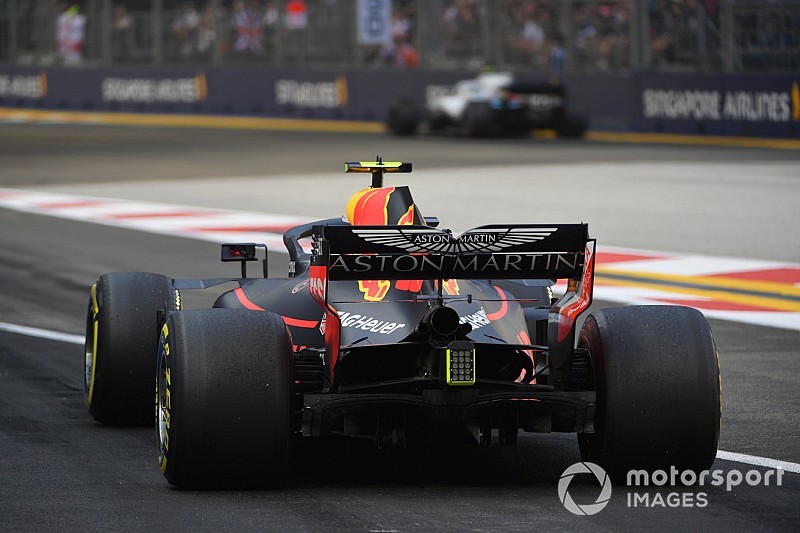 Red Bull busca una solución en mapas de motor para la carrera