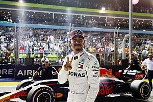 Hamilton és Vettel pole köre Szingapúrból: videó