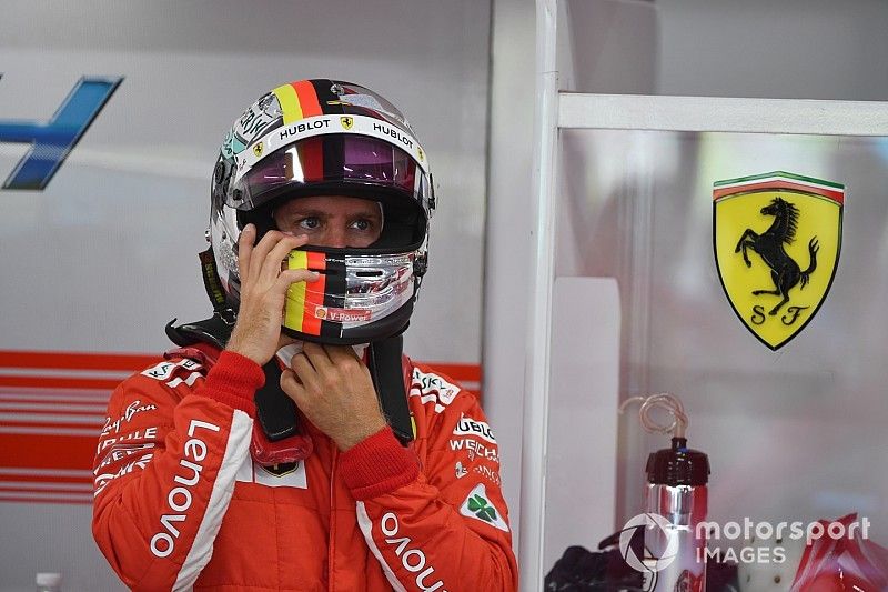 Vettel niet in paniek na licht contact met de muur