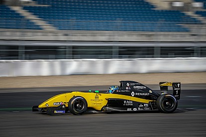 FR 2.0 Hockenheim: Fewtrell wint na drama voor Lundgaard