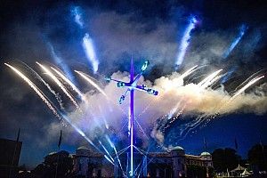 Новая скульптура в Гудвуде выглядит так. Посмотрите и на остальные