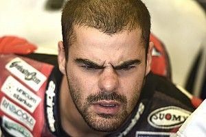 VÍDEO: Fenati toma bandeira preta por apertar freio de Manzi
