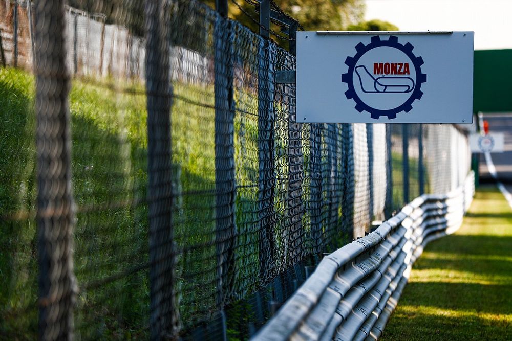 Monza circuit sign