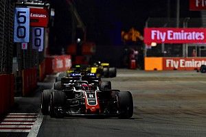 FIA não vê motivo para alterar regra de bandeira azul
