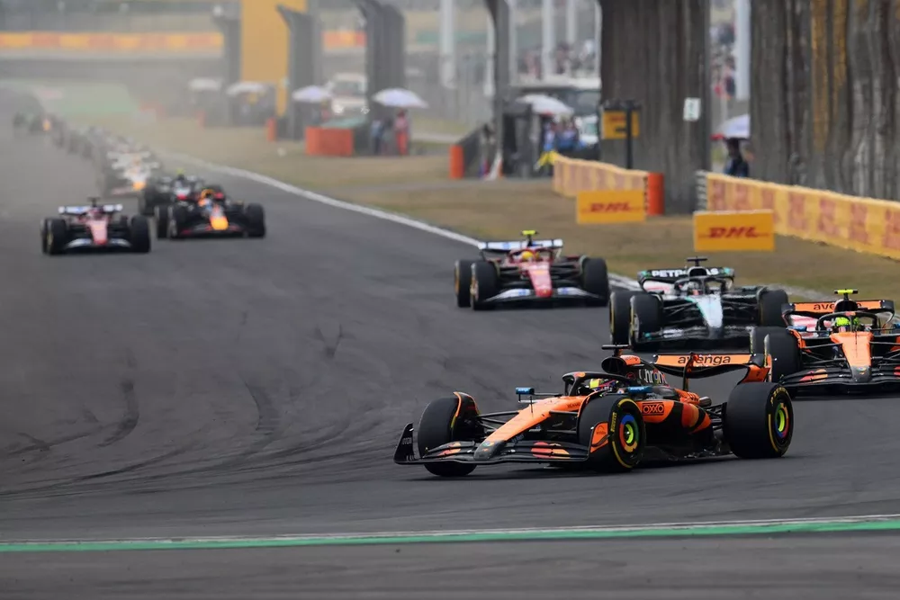 Lewis Hamilton, Ferrari, Lando Norris, McLaren, Oscar Piastri, McLaren, George Russell, Mercedes