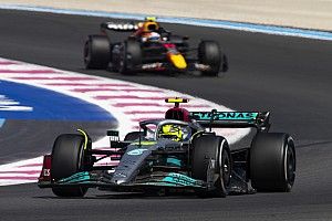 Mercedes still needs "a lot of lap time" to fight for F1 wins - Wolff