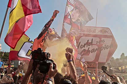 Prado celebra su título por todo lo alto en Imola