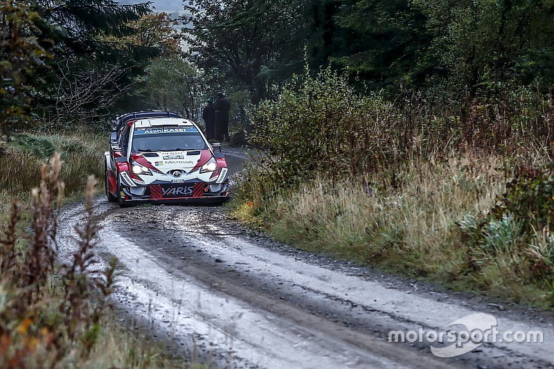 Tanak toma el liderazgo en el Rally de Gales