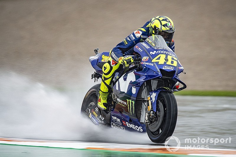 Fotogallery: gli scatti più belli delle Libere della MotoGP sull'asfalto bagnato di Valencia