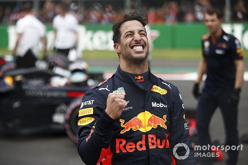 Ricciardo agua la fiesta a Verstappen en México