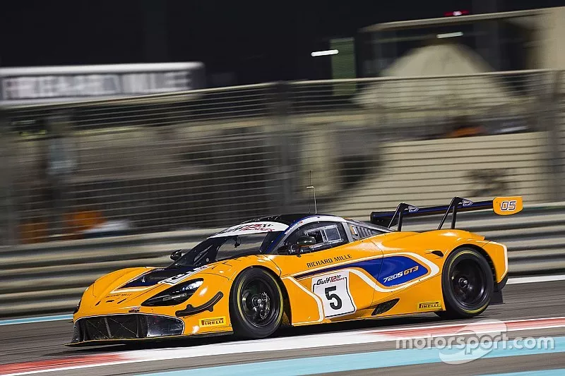 #5 McLaren Customer Racing McLaren 720S GT3: Ben Barnicoat, Alvaro Parente, Shane Van Gisbergen
