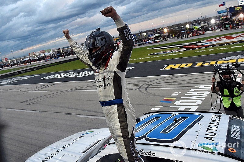Custer wins Texas Xfinity race with wild last-lap pass on Reddick