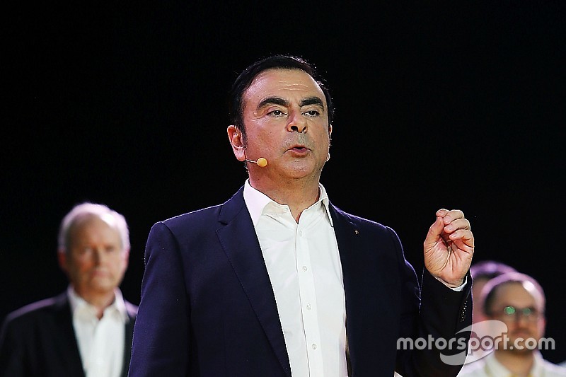 Renault si riunisce giovedì per nominare i successori di Ghosn. Intanto il manager rimane in carcere
