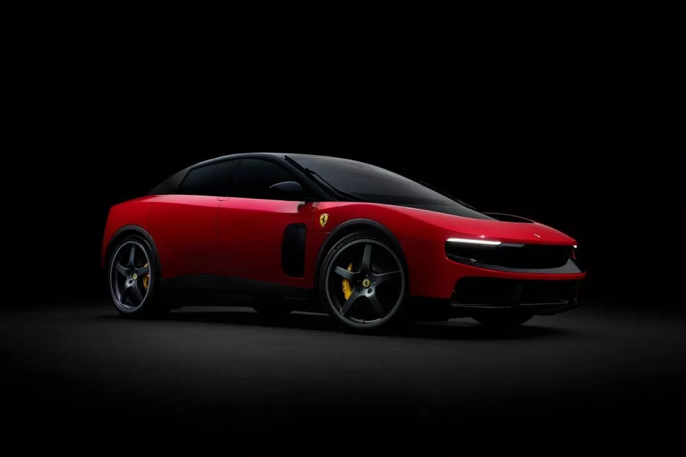 Ferrari Luce 2