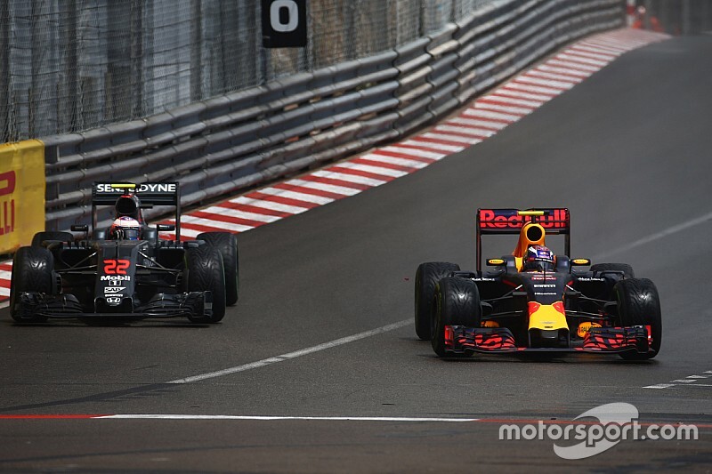 Button: "Verstappen şimdiye kadarki en iyi F1 pilotlarından birisi"