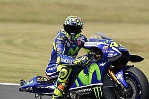 Motegi MotoGP: Rossi snatches dramatic pole from Marquez