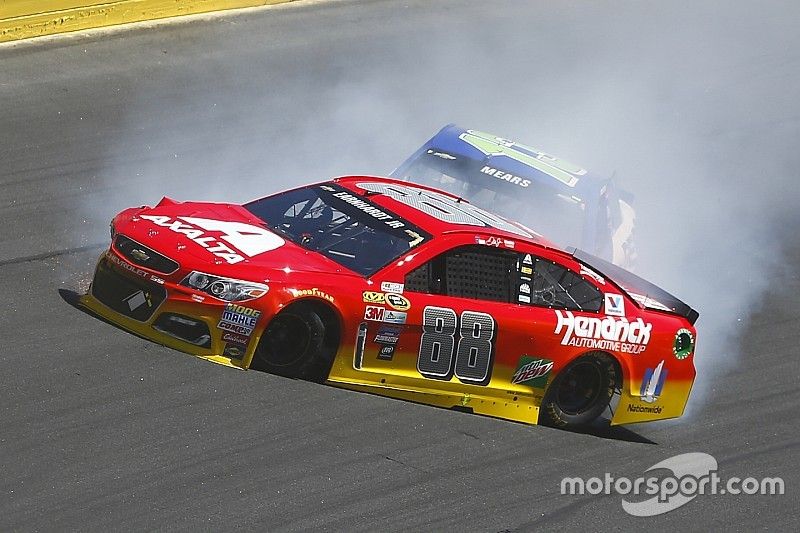 Alex Bowman, Hendrick Motorsports Chevrolet, Casey Mears, Germain Racing Chevrolet, crash