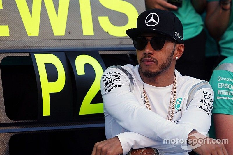 Mercedes boss hits out at "lunatic" conspiracy theorists