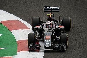 Button predicts first stops after four or five laps