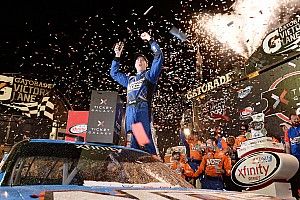 Kyle Busch dominates Phoenix as Championship 4 is set